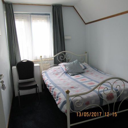 Noemie'S Pension House โวเลนดัม ภายนอก รูปภาพ