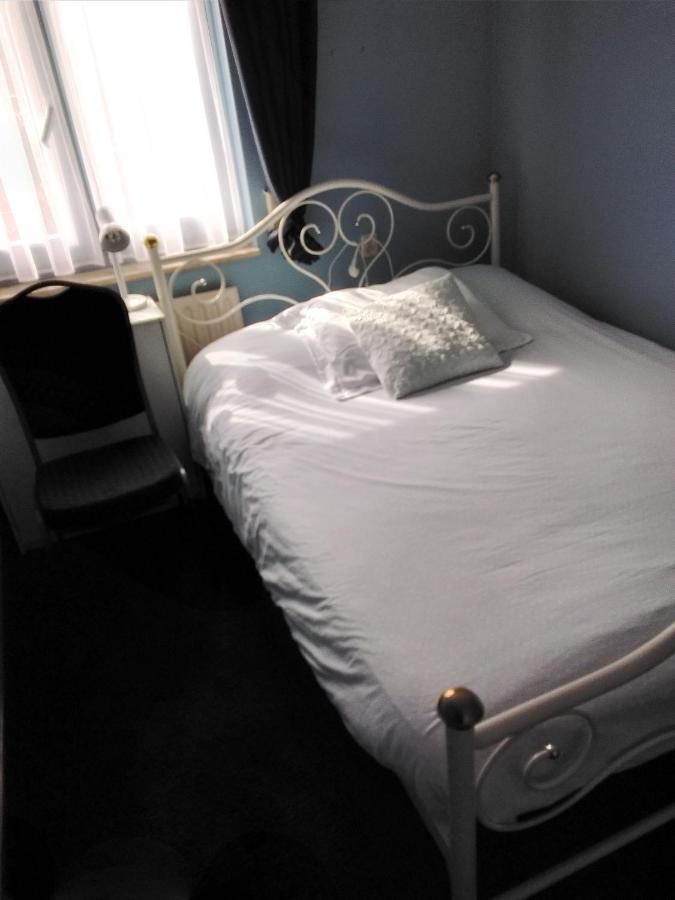 Noemie'S Pension House โวเลนดัม ภายนอก รูปภาพ